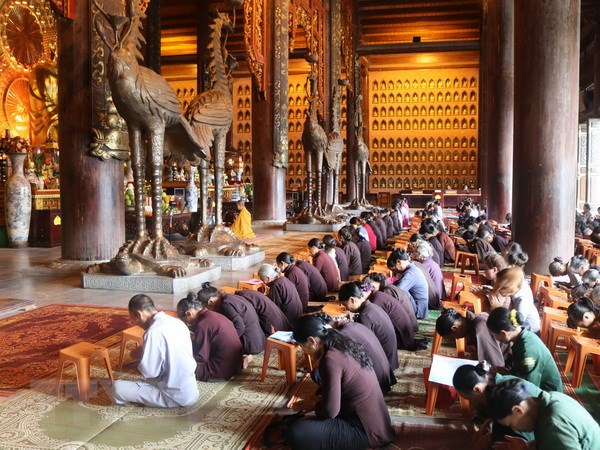 Việc xử phạt hành vi vi phạm pháp luật về tín ngưỡng, tôn giáo được quy định như thế nào?